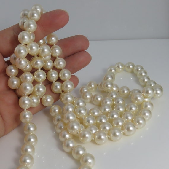 Chanel Vintage Pearl Necklace with Crystal CC Logo at 1stDibs