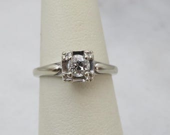 Vintage 14k Diamond Wedding Engagement Ring. Size 5.