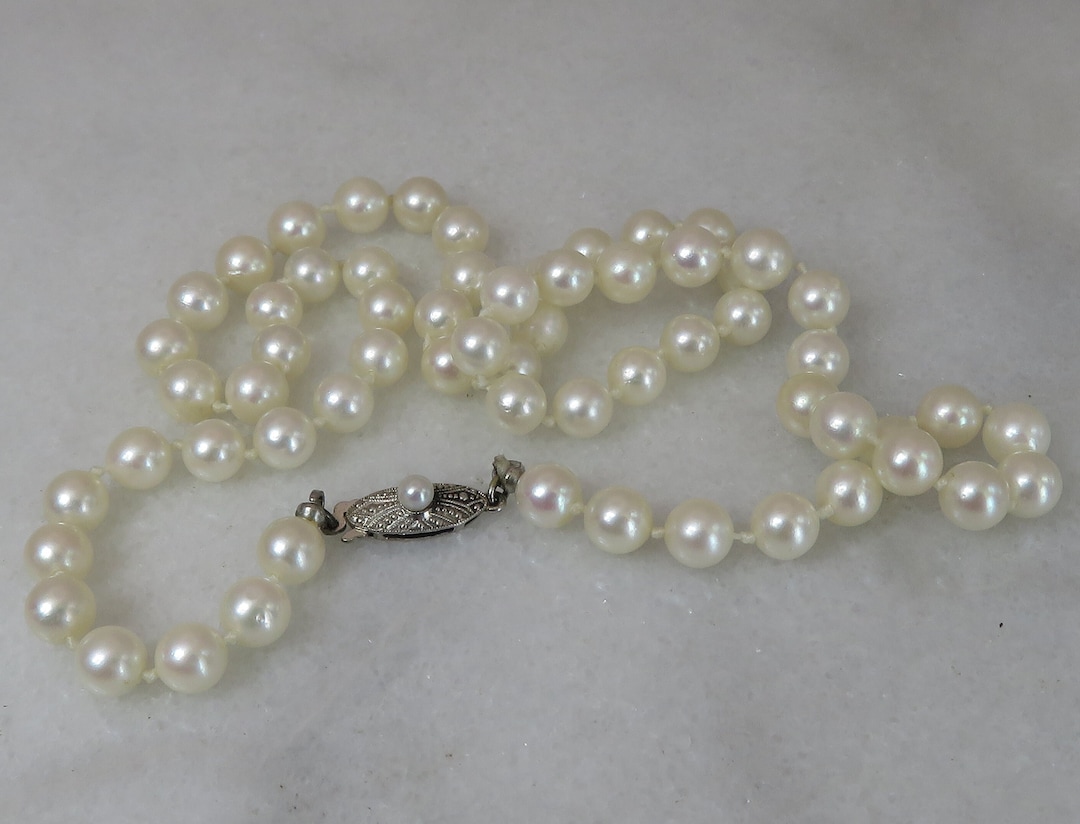 ★VINTAGE HOLLYWOOD★ Tiny Ribbon Pearl Necklace_VH2412NE001 CHANEL Authentic Classic Women's Double Strand Pearl Bow