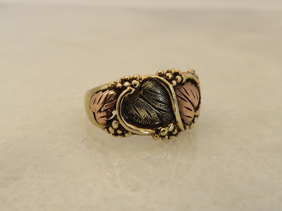 Vintage 12k Black Hills Gold Band Ring size 6. - image 8