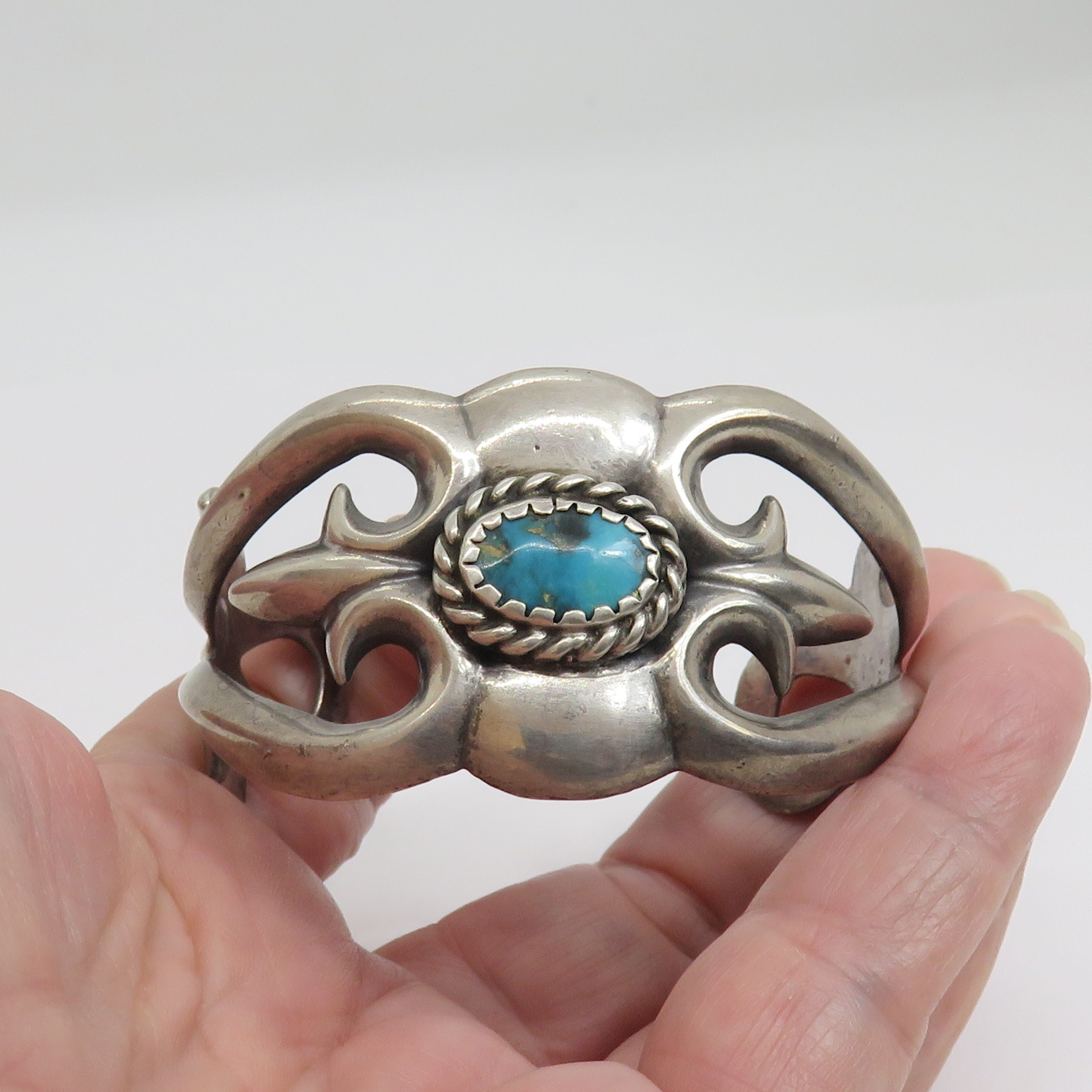 Vintage Navajo Sterling Silver Sand Cast Cuff Bracelet 51