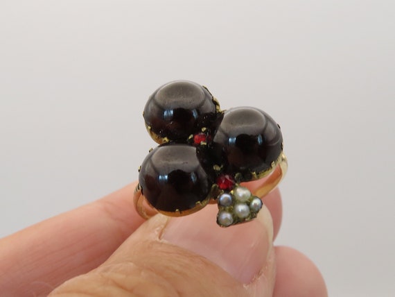 Antique 14k Garnet Clover Seed Pearl Ring size 6.… - image 1