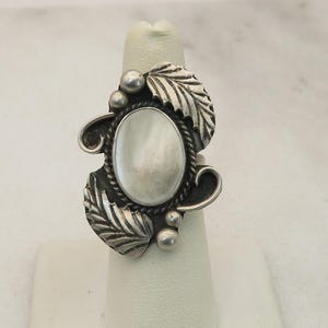 Vintage Navajo Sterling Silver Mop Big Ring. sz 6.