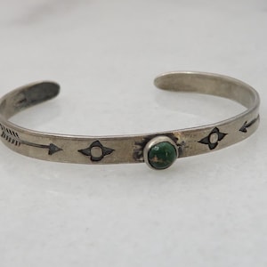 Vintage Navajo Sterling Silver Turquoise Cuff Bracelet Fred Harvey Era. small womans fit