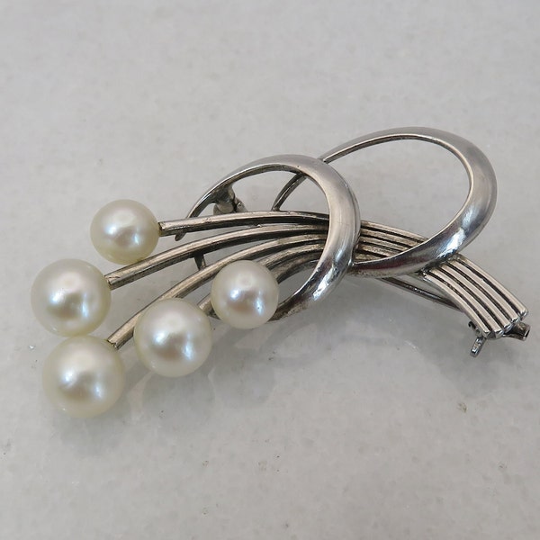 Vintage Sterling Mikimoto Pearl Brooch Pin.