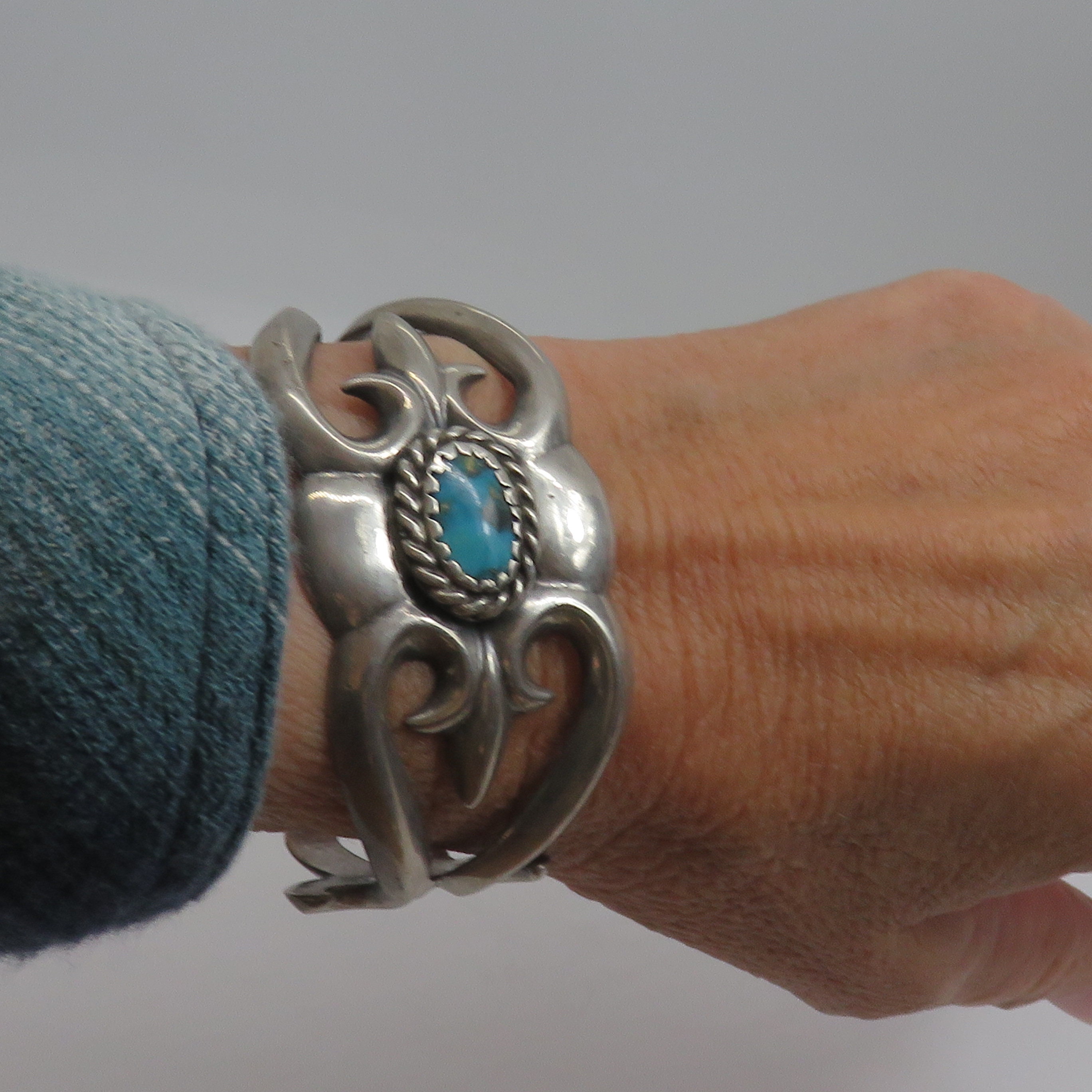 Vintage Navajo Sterling Silver Sand Cast Cuff Bracelet 51