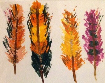 Arte, cuatro plumas multicolores en pintura acrílica, decoración de pared festiva