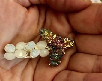 BROOCH hecho a mano flecha pin amor en arco iris de color fundido y blanco semipericious piedra topacio