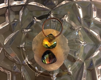 Colgante hecho a mano multi color cristal swaroviski en madre perla