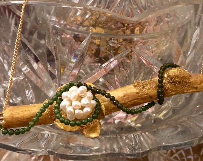 Necklace  ,handmade beaded with green emerald  and white water fresh  Chinese rice pearls twist a round  golden  natural twig gift for her