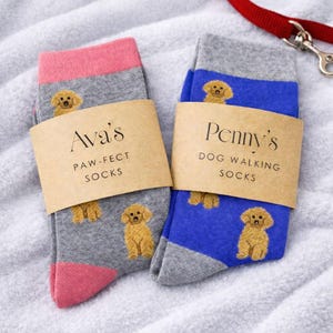 Cavapoo Bambussocken mit personalisiertem Label - Geschenk für Hundeliebhaber! Cavapoo Geschenk, Geburtstagsgeschenk, Socken Geschenk, Geschenk für Mama