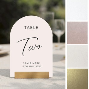 Cartes de numéros de table personnalisées nacrées arquées, numéros de table de mariage personnalisés arqués à l'encre noire, table de mariage, numéros de table
