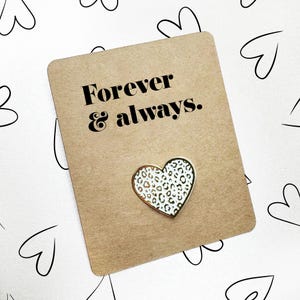 Insignia de San Valentín Forever & forever, tarjeta de San Valentín personalizada, corazón de amor personalizado, muestra de amor, tarjeta kraft marrón