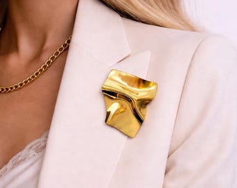 Modern Abstract brooch in Silver or Gold,  Sculptural brooch, Statement Pin, Blazer accessory
