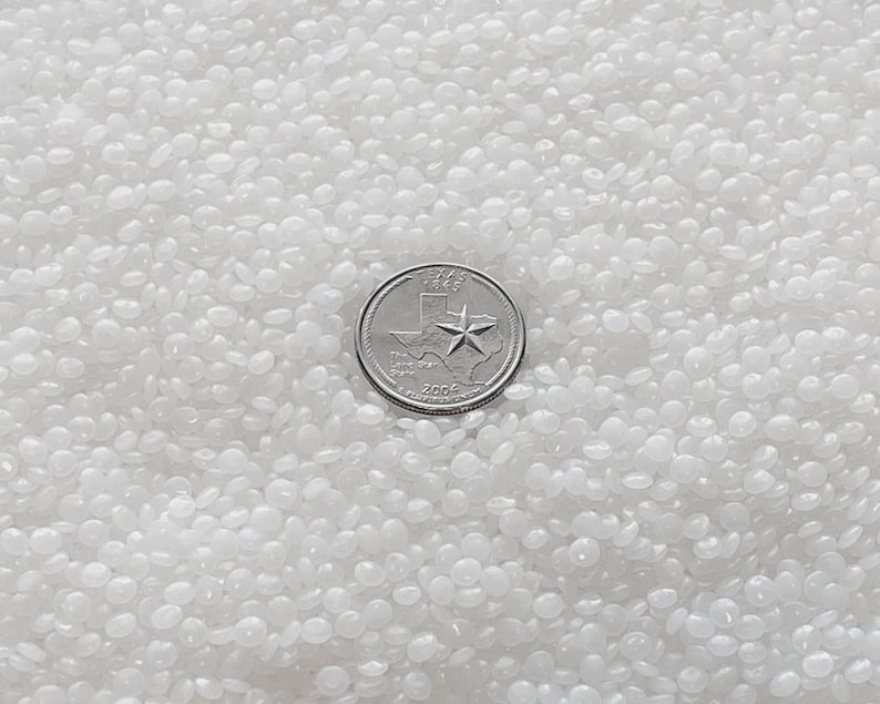 Light Plastic Poly Pellets for Craft Projects and Weighted Blankets - 4, 5, 8, 10, 13, 17, 34, 45 lbs Bild 1