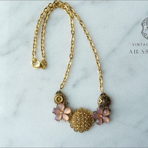 Rosa Brosche und Knopf Halskette, GoldKette, Floral, Kurze Halskette, Repurposed, Statement Halskette, Süße viktorianische Halskette, Hochzeit