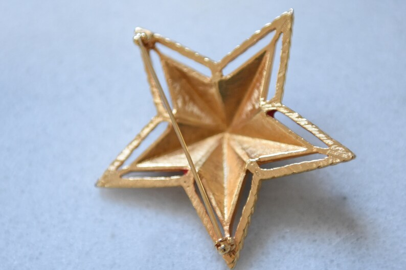 Vintage Enamel Brooch 1980/'s White and Blue Patriotic Red STAR Brooch
