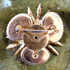 Gorgeous Purple Cabachon Vintage SELRO SELINI Brooch, unsigned Lucite Floral layered Revited Mid-Century image 2