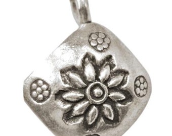 Silver pendant Karo domed flower pendant 925 sterling silver necklace women