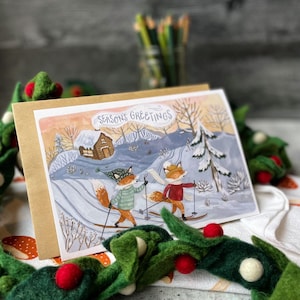 Tarjeta navideña con zorros esquiando / Tarjetas navideñas con animales del bosque, Navidad acogedora en el bosque, tarjetas de felicitación extravagantes