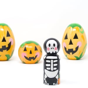 Skeleton Trick-or-Treater! Halloween Peg doll,  Halloween collectible, Halloween toy, Halloween for kids,  Halloween decor, wooden toy