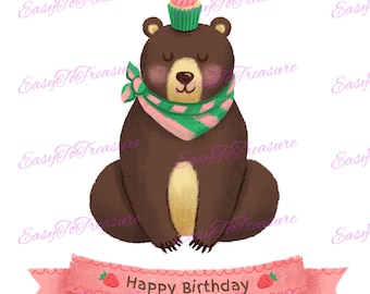 Puede incluir: Un oso marrón con una bufanda rosa y verde con un cupcake rosa con una fresa en la cabeza. Una pancarta rosa con fresas a cada lado dice "Feliz cumpleaños".