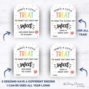 以下が含まれることがあります： 「Here's a Little Treat」と「sweet」というカラフルなテキストが書かれた4つの白いギフトタグ。各タグには、「Welcome Back to School!」や「Have a Great Day!」など、異なるメッセージが書かれており、ハート型のリンゴのイラストが描かれています。