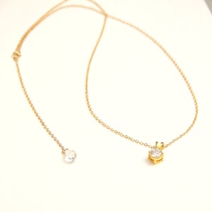 Solitär-Hochzeitskette aus Zirkonium und facettierter Kristallanhänger auf der Rückseite – vergoldetes Gold