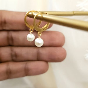 Créoles sleepers earrings, Solitary pearl wedding earrings, wedding earrings, wedding jewelry, pearl bridal earrings freshwater jew image 5