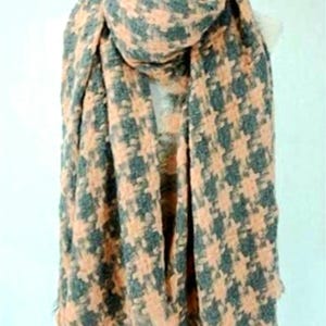 Pale Peach/Gray Houndstooth Knitted Scarf / Thick Tweed Wrap / Checkered Long Crochet Tassels Shawl / Wool Scarves / Accessories
