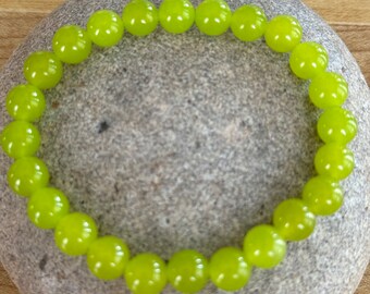NEW! Lime Green Jade Bracelet. Positive Energy.  Calming Stone. Rids Negative Vibes. Smooth Round 8mm Beads. Simple Stretch Bead Bracelet.
