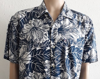 Ralph Lauren Hawaiian floral shirt 100% rayon size medium collar loop.