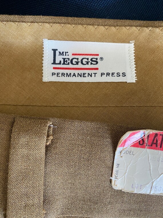 30x31 Mr. Leggs Permanent Press New Old 