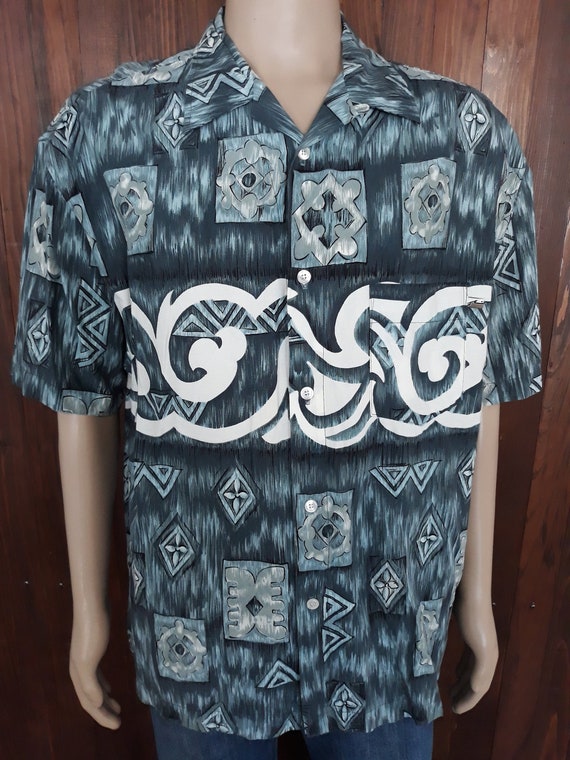 Vintage men's gray tribal hawaiian shirt, size la… - image 1