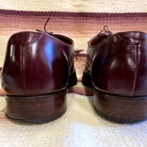 Loake Bros. Shoemaker Oxfords brogues shoes burgundy lace up leather UK size 8 1/2 EE made in England. image 6