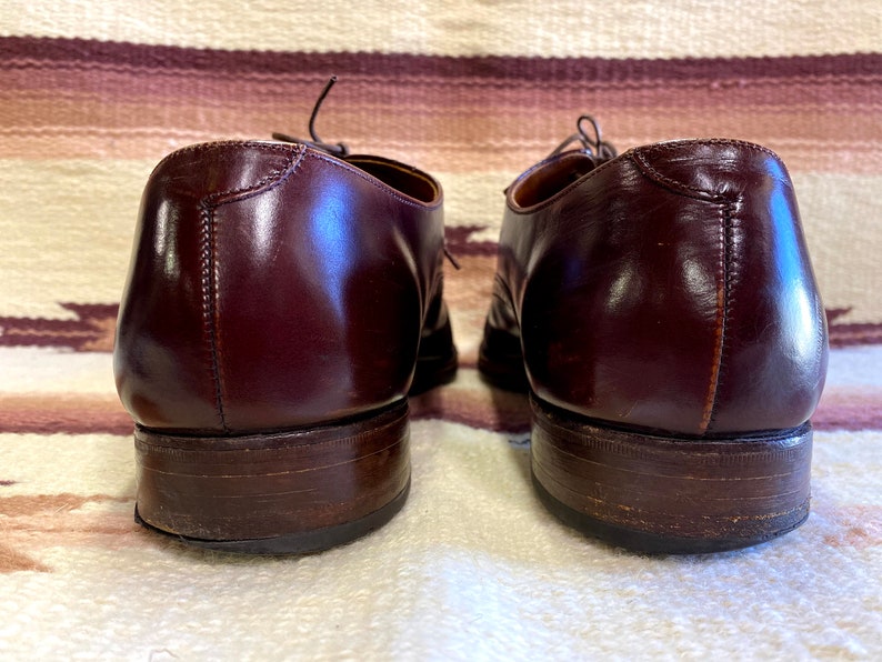 Loake Bros. Shoemaker Oxfords brogues shoes burgundy lace up leather UK size 8 1/2 EE made in England. image 6