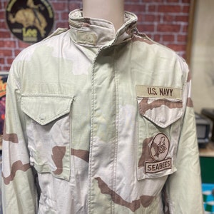 90&#39;s NOS U.S. Navy Seabees cold weather coat desert camouflage fatigue utility combat jacket size large long.