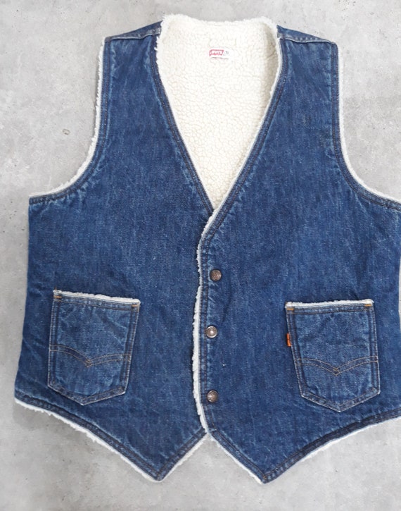 Levi's size Large denim vest sherpa orange tag ma… - image 10