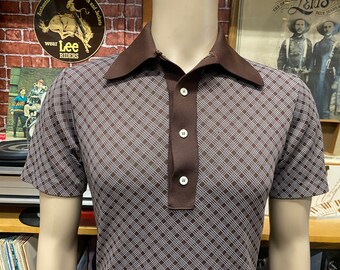 70's brown geometric fashioned knit polo shirt 100% polyester size medium.