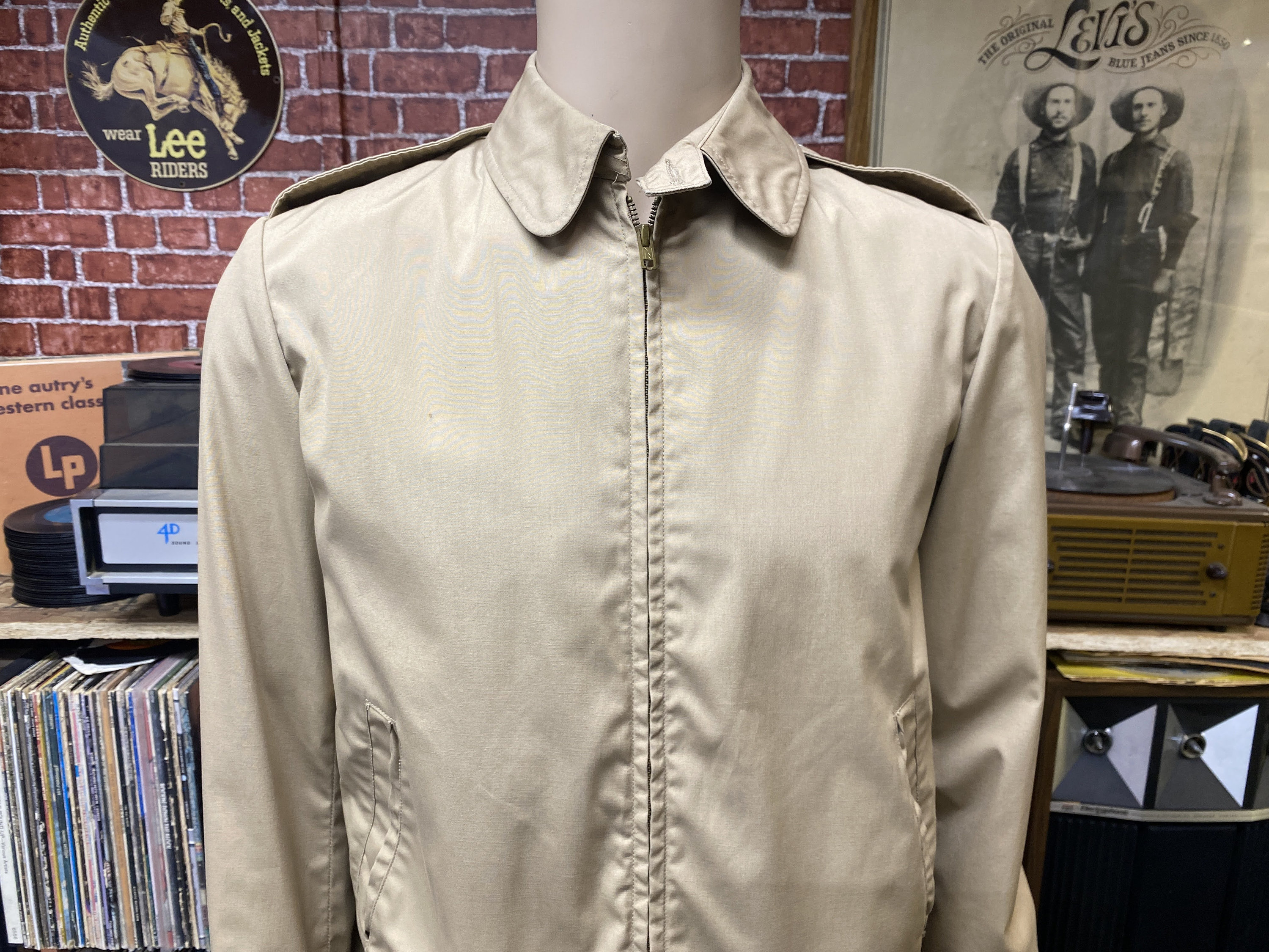 US Navy khaki windbreaker utility work lined jacket size 36 L made