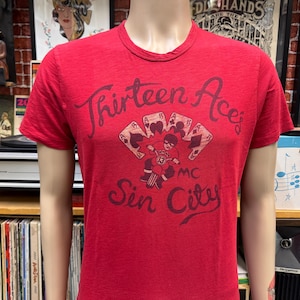 Thirteen Aces Sin City red retro style soft cotton t-shirt size Small.