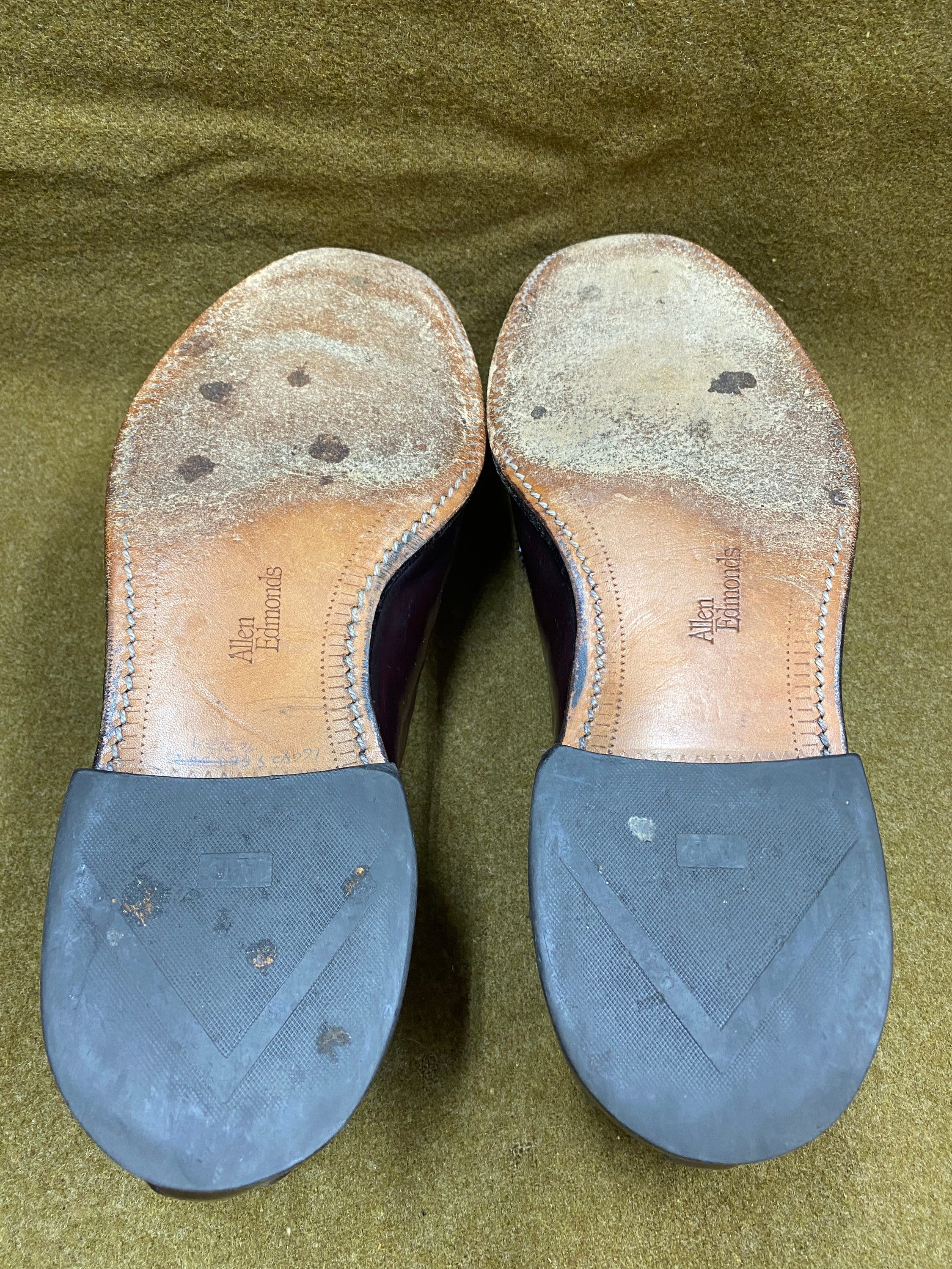 Allen Edmonds Grayson Tassel Penny Loafers Shoes Style #8297 Allen Edmonds Grayson Tassel Penny Loafers Shoes Style #8297