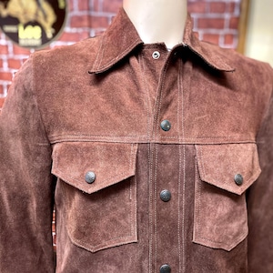 80&#39;s DEADSTOCK brown maroon suede leather trucker western jacket snap on closure size 36/small.