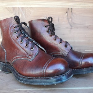 Unissued 1945 WWII Australian army jungle cleats anckle brown leather size 4 AUS like size 6 US.