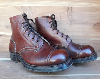 Unissued 1945 WWII Australian army jungle cleats anckle brown leather size 4 AUS like size 6 US.