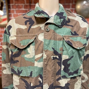 80&#39;s M-65 field cold weather jacket camouflage fatigue utility combat size small short.