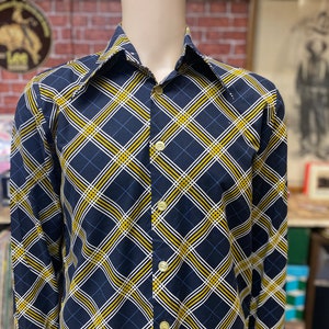 Melka men&#39;s 100% wool shirt long sleeve size large.