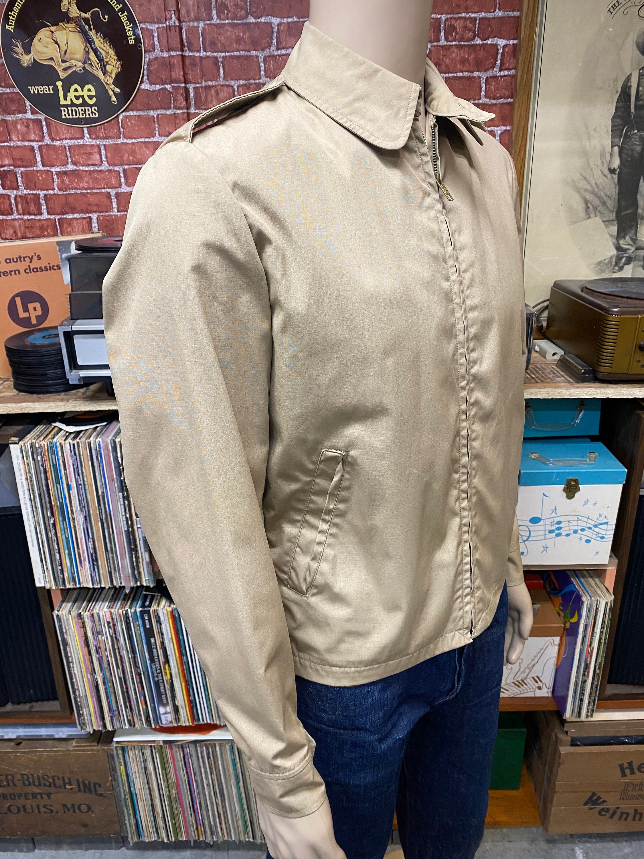 Khaki windbreaker jacket new arrivals