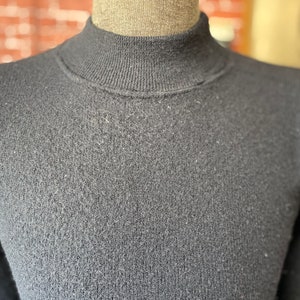 70&#39;s USN wool watchman US navy deck blue shade turtleneck sweater size small.