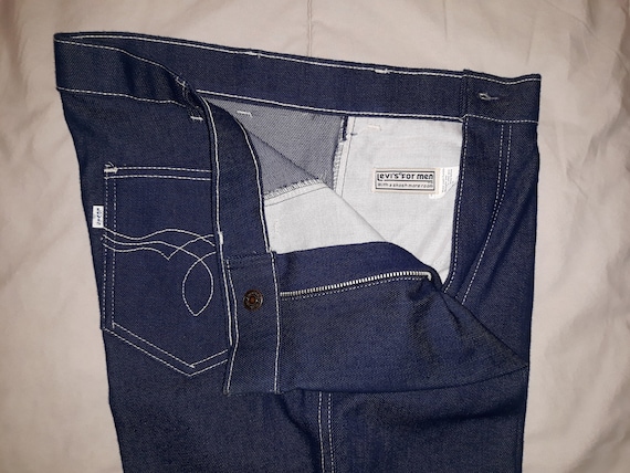 levi's jeans with white tag